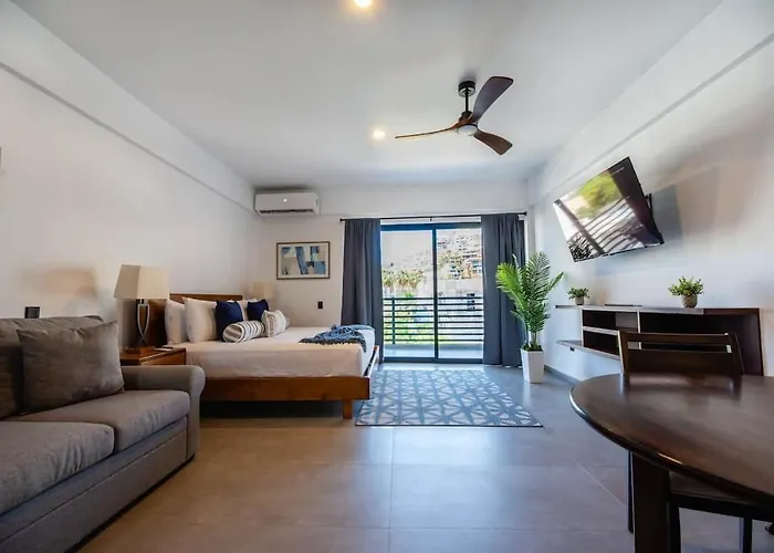 New Listing • Prime Location • Cozy & Modern Apartamento Cabo San Lucas