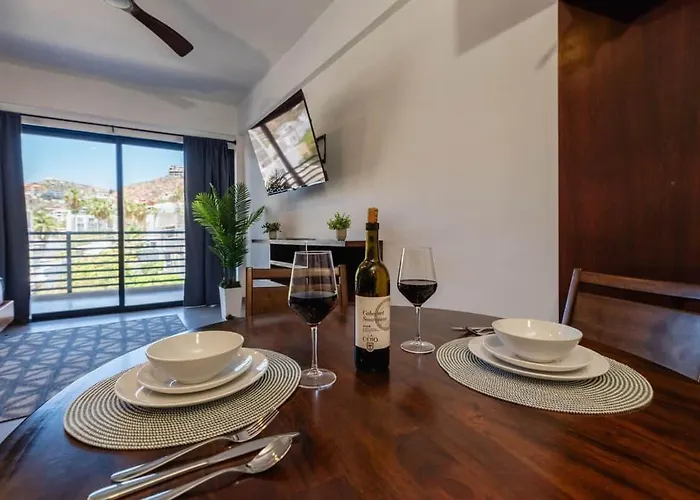 New Listing • Prime Location • Cozy & Modern Apartamento